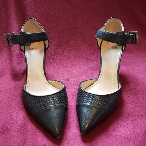 perforated leather D'Orsay heels, 14th & Union - Picture 2 of 13